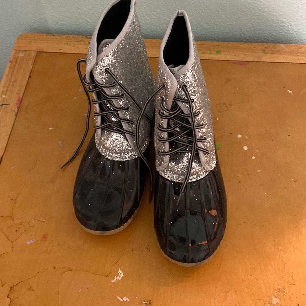 Suyu duck boots